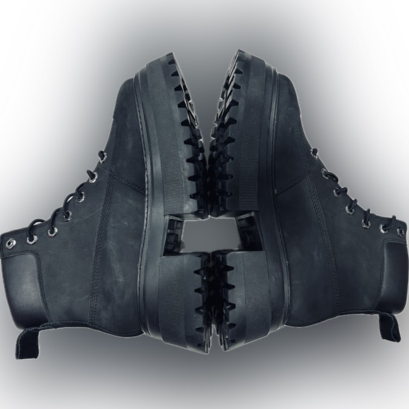 NWOB Timberland SZ 7.5 Sky 6 lace up lug boot, 2.5” heel, leather upper. - Picture 6 of 10